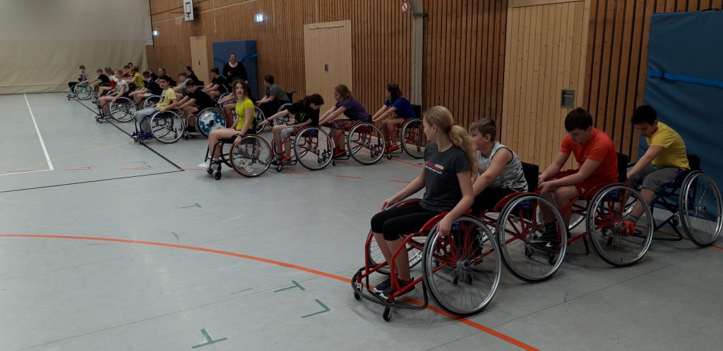 Roll­stuhl­bas­ket­ball an der Richard-Hallmann-Schule